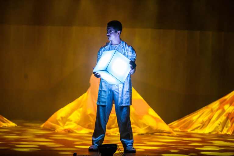 Inspiral cirkusz a fény születése 2